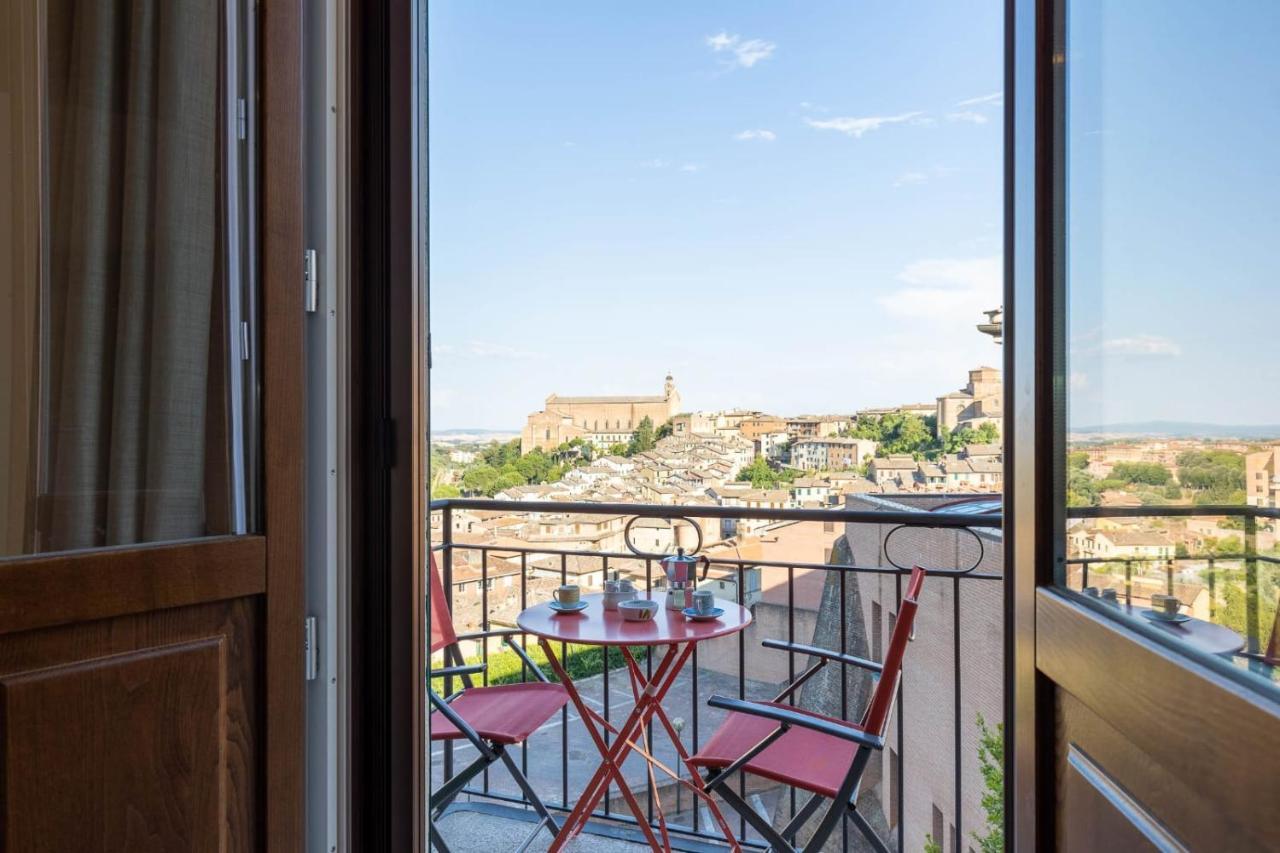 Ferienwohnung Siena Historic Center Stylish Flat With Balcony! Exterior foto